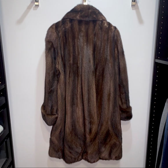 Genuine Vintage Mink Fur Coat in Brown - Picture 5 of 13